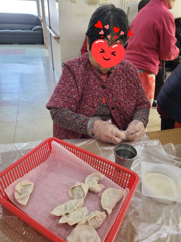 설맞이 만두빚기^^